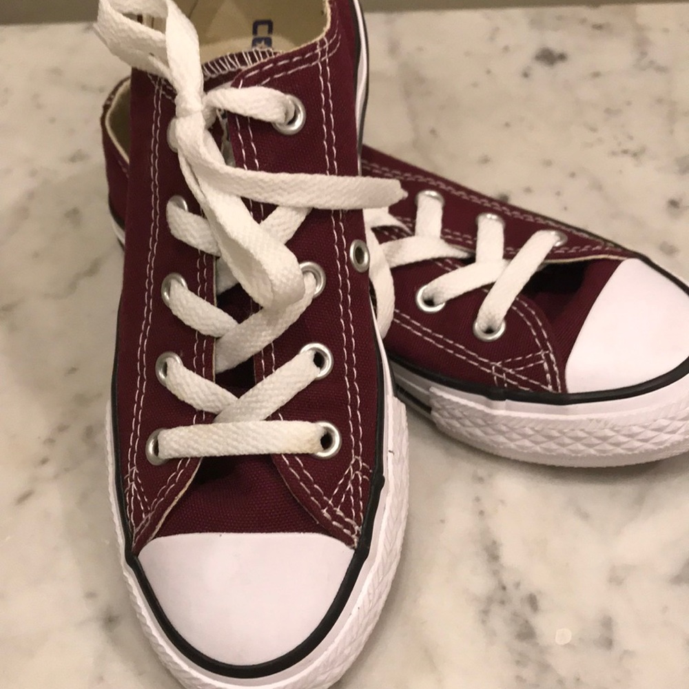 Burgundy converse all stars kids size 13